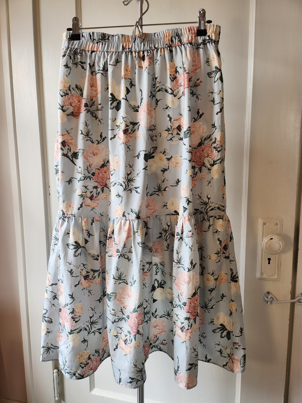 Milk & Honey Sz L High-Low Ruffle Blue Rose Garden Floral Pastel Skirt - Picture 3 of 9